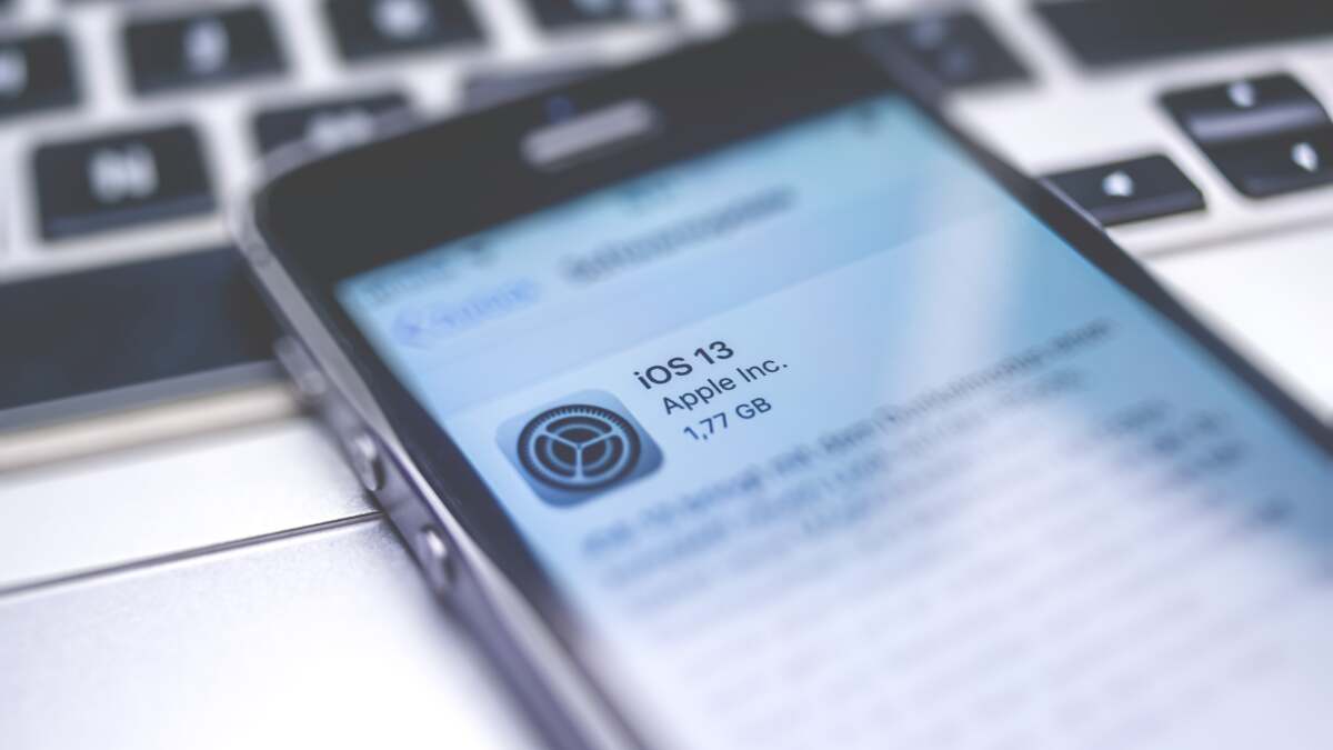 Apple の iOS 13 アップデート猛攻を生き抜く方法